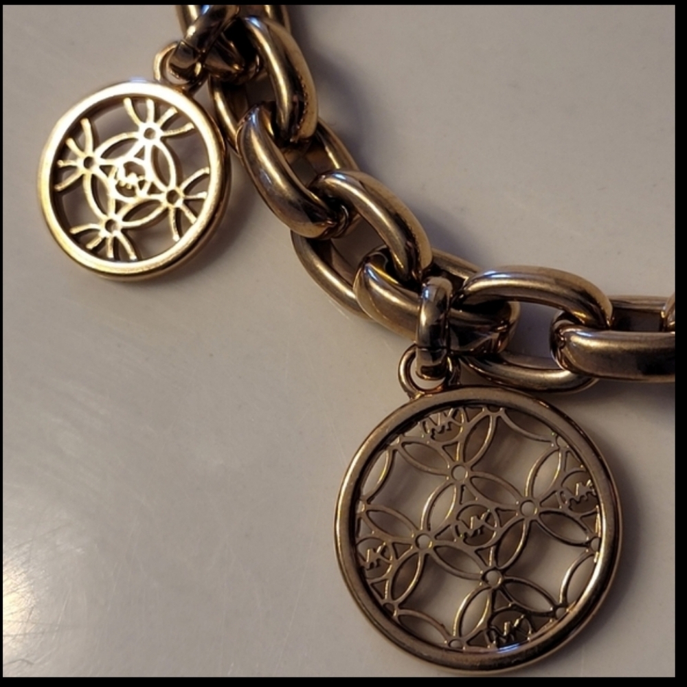 MICHAEL KORS Heritage MK Charm Toggle Closure Chain Bracelet Rose Gold-tone - Picture 3 of 7